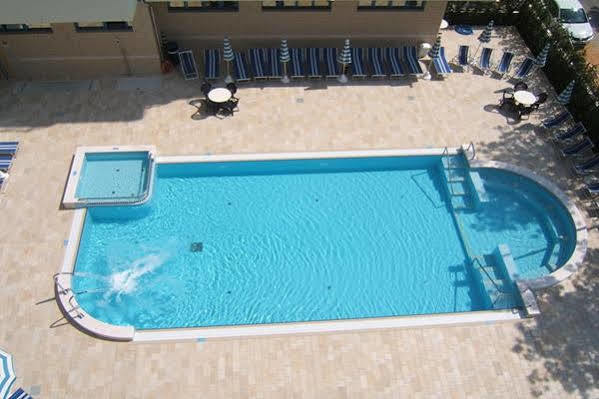 Hotel Miami Lido di Jesolo Exteriör bild